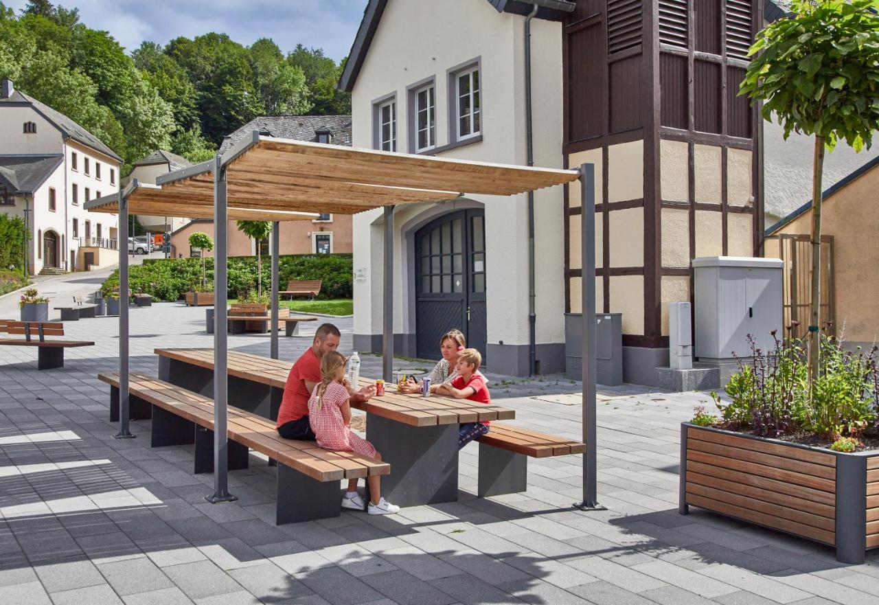 Hotel-Restaurant Beim Schlass Wiltz Exteriör bild