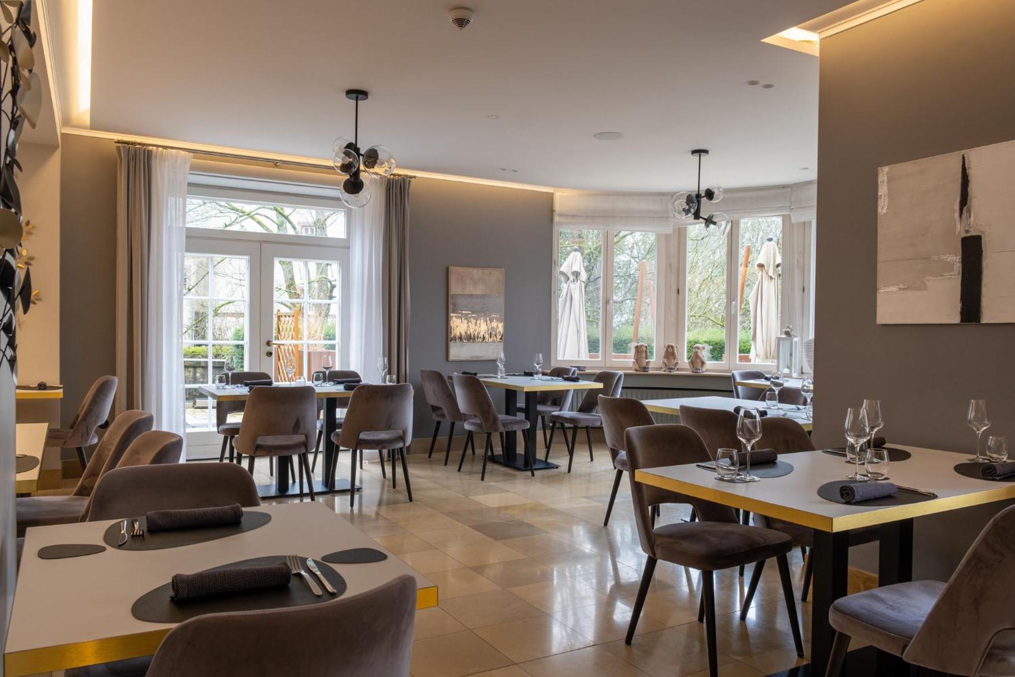Hotel-Restaurant Beim Schlass Wiltz Exteriör bild