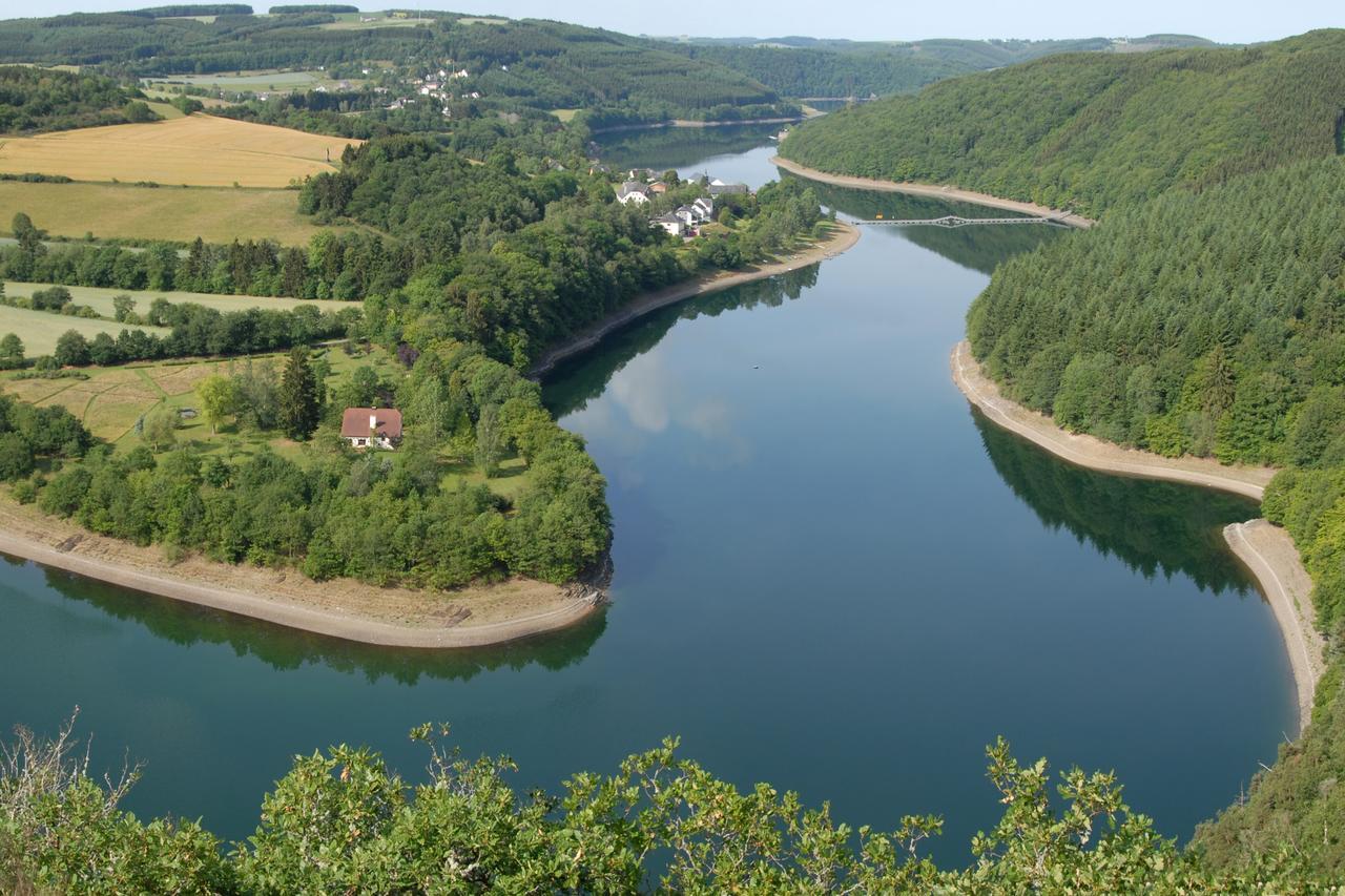 Hotel-Restaurant Beim Schlass Wiltz Exteriör bild